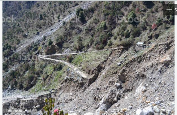 बारिश के कारण रुकी चार धाम यात्रा