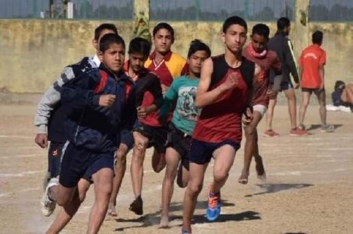 अंडर-17 वर्ग की 800 मीटर दौड़ में राहुल सिंह भागे सबसे तेज, पढ़ें पूरी खबर