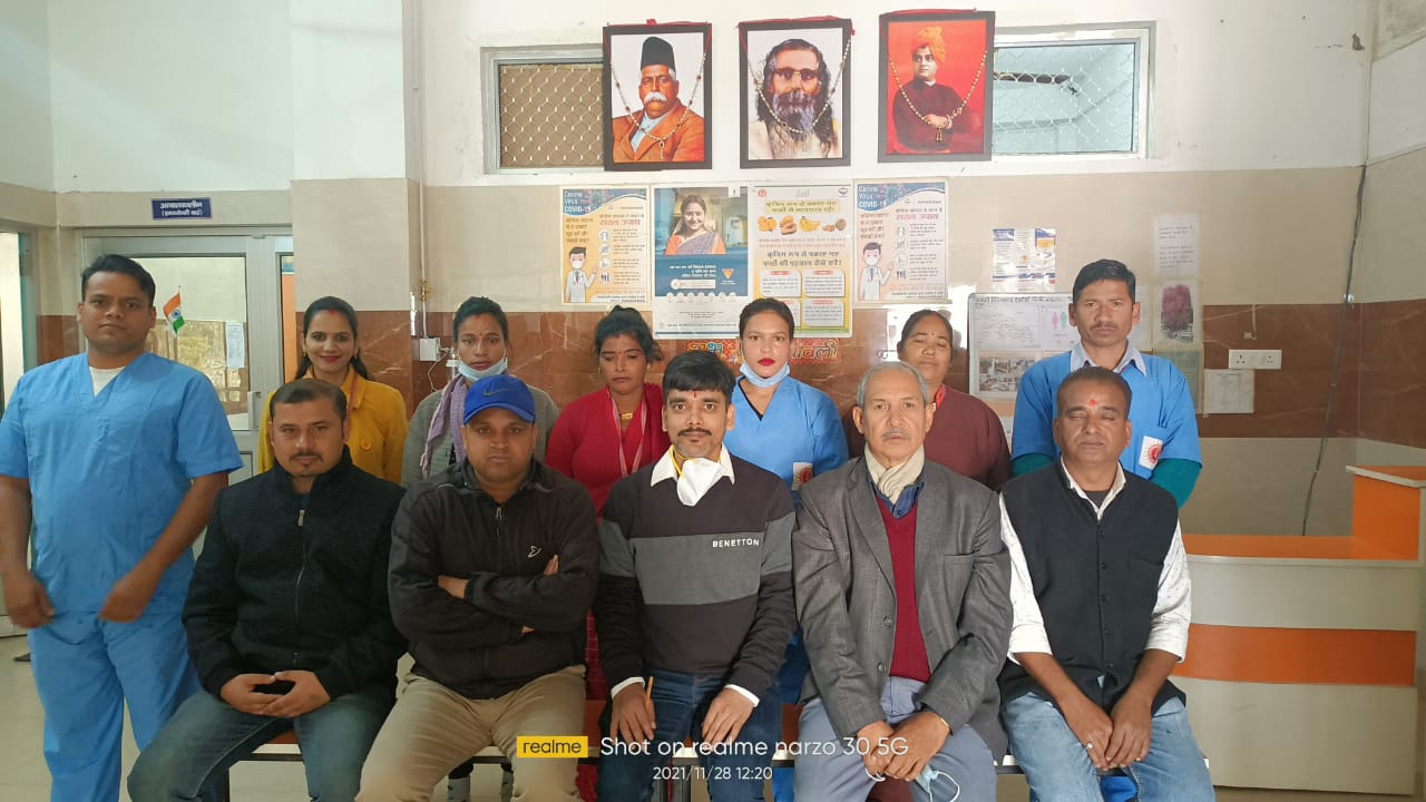 धर्मार्थ अस्पताल में गांव के लोगों को मिल रहा अच्छा उपचार, लगाया गया सर्जिकल कैंप