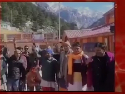 Uttrakhand- देवस्थानम बोर्ड को लेकर तीर्थ पुरोहितों ने सरकार को चेताया, आज  किया मंत्रियों के आवासों का घेराव