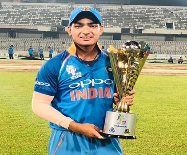 IPL Auction 2022-: उत्तराखंड के अनुज रावत को आरबीसी ने 3.40 करोड़ में खरीदकर मारी बाजी