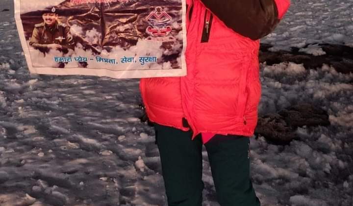 Uttarakhand -: एसडीआरएफ के राजेंद्र ने रचा नया कीर्तिमान, फतेह की अफ्रीका महाद्वीप की सबसे ऊंची चोटी