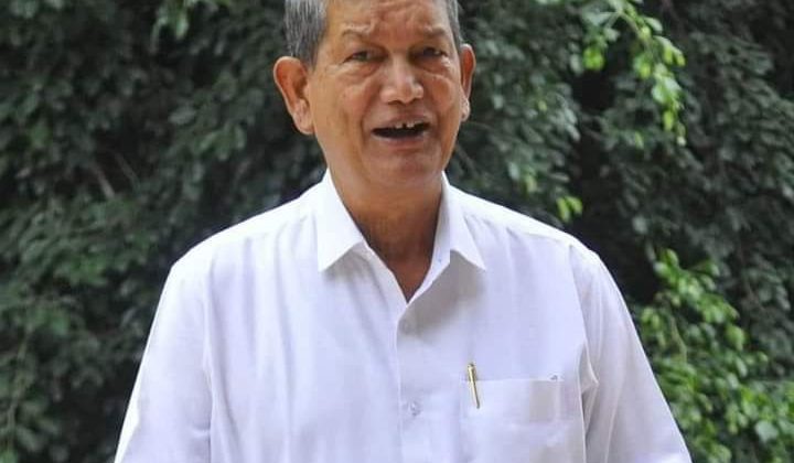 Uttarakhand-राज्य में पूर्व मुख्यमंत्री हरीश रावत ने बिजली कटौती के विरुद्ध रखा मौन उपवास….. राज्य सरकार पर साधा निशाना