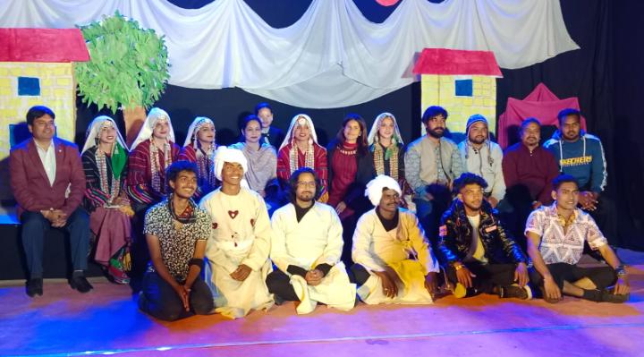 सामाजिक असमानताओ पर कटाक्ष करते हुए भाव राग ताल नाट्य अकादमी ने किया मंचन…… लंदन फोर्ट पिथौरागढ़ में कलाकारों ने बटोरी वाहवाही👏