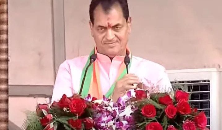 Uttarakhand- विधायक बनने के बाद मंत्री पद के लिए इस नेता ने ली संस्कृत में शपथ