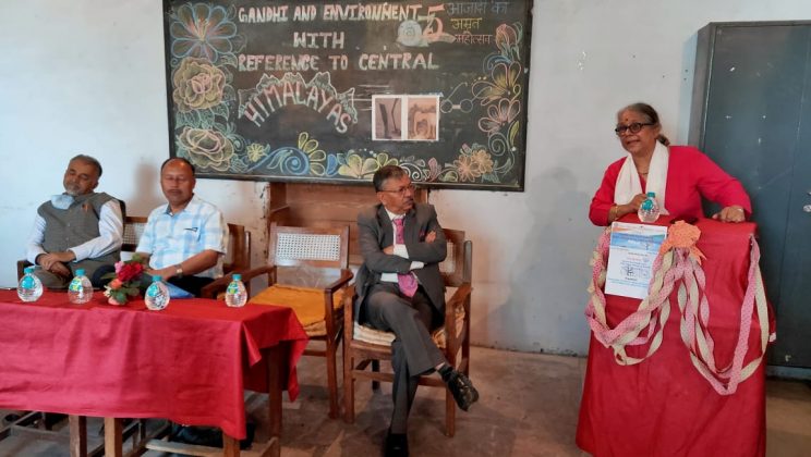 Almora- सोबन सिंह जीना विश्वविद्यालय में “स्वच्छ पर्यावरण देना हमारी जिम्मेदारी” पर दिया गया व्याख्यान