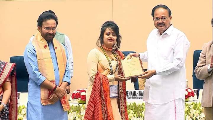 गौरवान्वित:- छापाकला में पुरस्कार प्राप्त करने वाली उत्तराखंड की पहली महिला बनी कुसुम पांडे