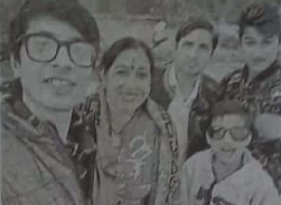 Almora -: अल्मोड़ा का बेटा पहाड़ के जीवन को दे रहा अंतरराष्ट्रीय पहचान, कॉमेडियन भारती सिंह ने भेजा आमंत्रण पत्र, पढ़े पूरी खबर