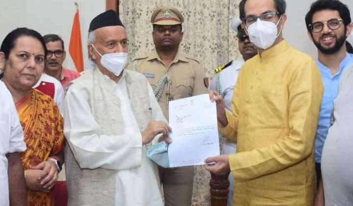 विधानसभा में शक्ति परीक्षण से पहले उद्धव ठाकरे ने दिया इस्तीफा, पढ़े पूरी खबर