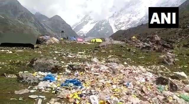 Uttarakhand-यात्रा के दौरान केदारनाथ में भारी मात्रा में जमा हुआ कूड़ा…. जानिए प्लास्टिक कचरे की मात्रा