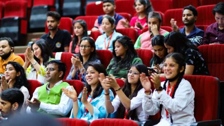 अल्मोड़ा में पहली बार आयोजित हुआ ओपन-माइक किस्सागोई कार्यक्रम