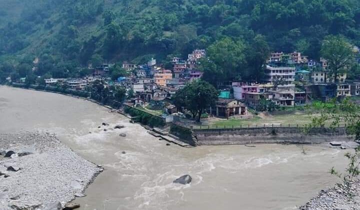 पिथौरागढ़:- काली और गोरी नदियों का जलस्तर बढ़ने से खतरे में है जौलजीबी…. 300 परिवारों की नींद हुई गायब
