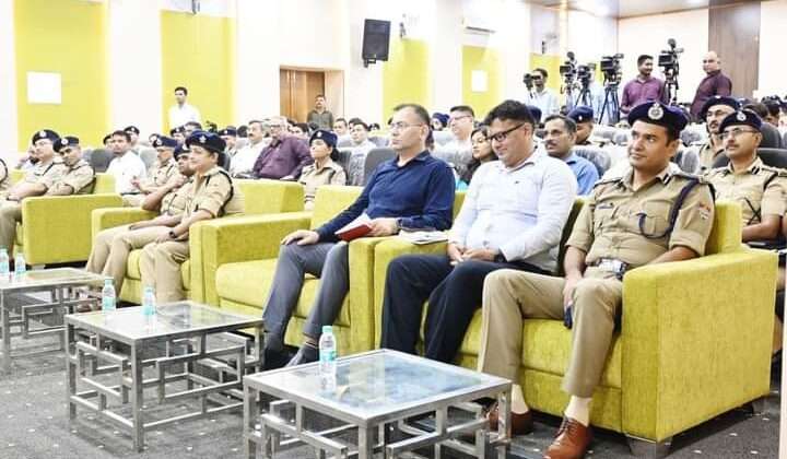 उत्तराखंड :- मुख्यमंत्री ने 150 चीता वाहनों को दिखाई हरी झंडी