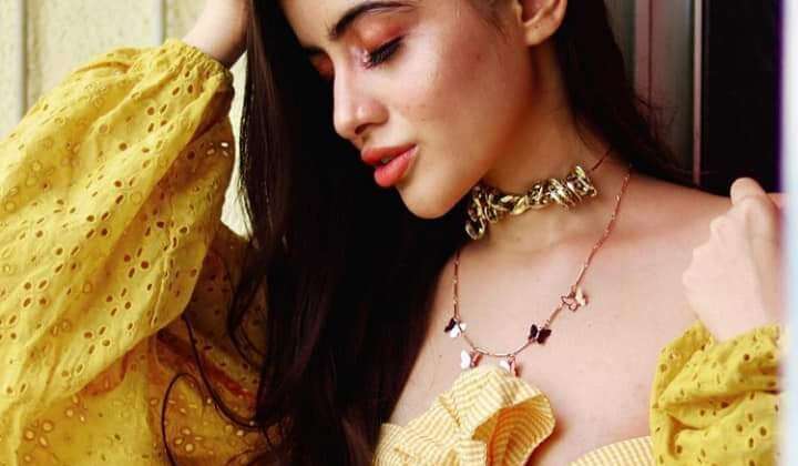 एशियन सितारों की लिस्ट में उर्फी जावेद,कई बॉलीवुड अभिनेत्रियों को पछाड़ा,