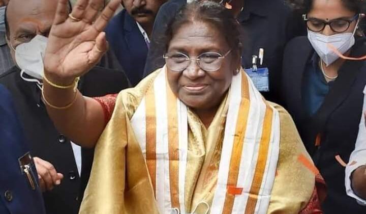 बड़ी खबर:-भारत में आदिवासी समुदाय की बेटी संभालेगी राष्ट्रपति का पदभार…… द्रौपदी मुर्मू बनी राष्ट्रपति