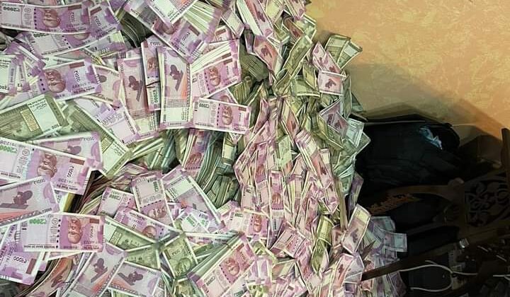 यह क्या एक बार फिर मिली अर्पिता मुखर्जी के घर से 20 करोड़ से अधिक की नगदी, 3 किलो सोना, विदेशी मुद्रा