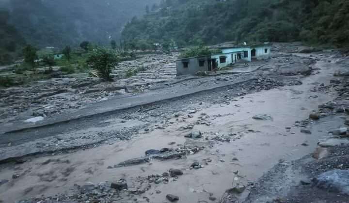 Cloudburst in Uttarakhand -: लापता दंपति के शव मिले, मृतकों की संख्या पहुंची पांच, 12 लापता