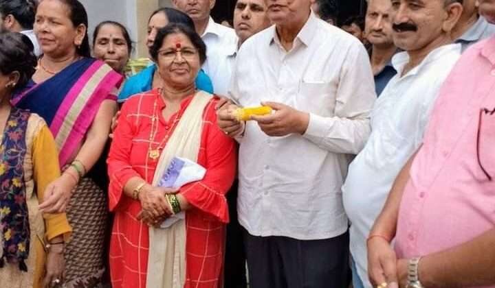 Uttarakhand- पूर्व सीएम हरीश रावत ने भाजपा पर साधा निशाना…… भुट्टा पार्टी देकर दिया यह नारा