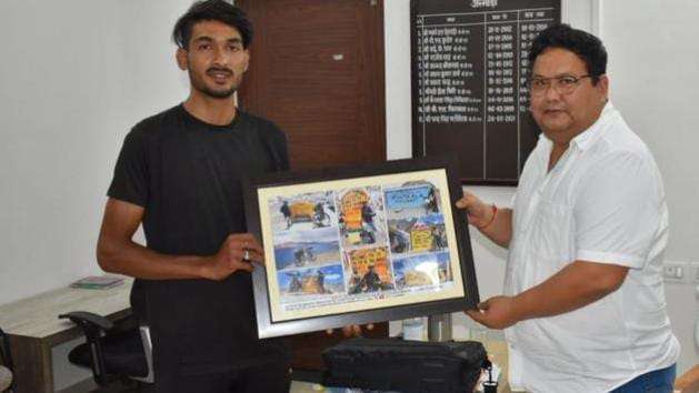 साइकिलिंग:- महज 29 दिनों में अल्मोड़ा से लेह पहुंचे अजय, पढे पूरी खबर