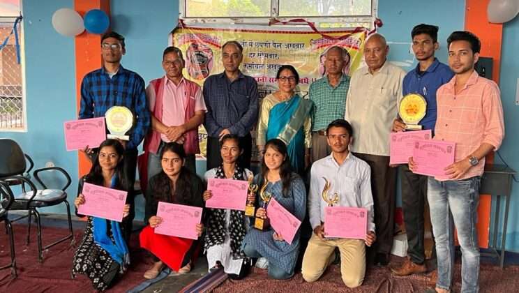 *डिग्री कॉलेज के विद्यार्थियों की कुमाऊनी भाषण प्रतियोगिता संपन्न, पारस कांडपाल प्रथम,सपना द्वितीय, गीता रही तीसरे नंबर पर*