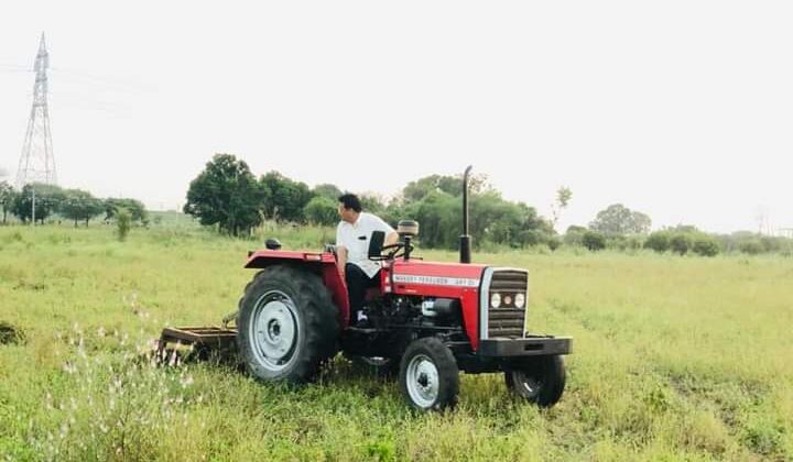 Uttarakhand- आंखों में आंसू और दिल में पत्थर रखकर 7 किसानों ने एक साथ फसल पर चलाया ट्रैक्टर….. जानिए कारण