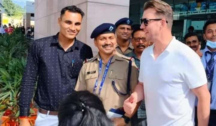 *बिग ब्रेकिंग -: देहरादून पहुंचे क्रिकेट स्टार ब्रेट ली.रोड सेफ्टी वर्ड सीरीज में भाग लेने पहुंची लीजेंड क्रिकेट ऑस्ट्रेलिया की टीम।*