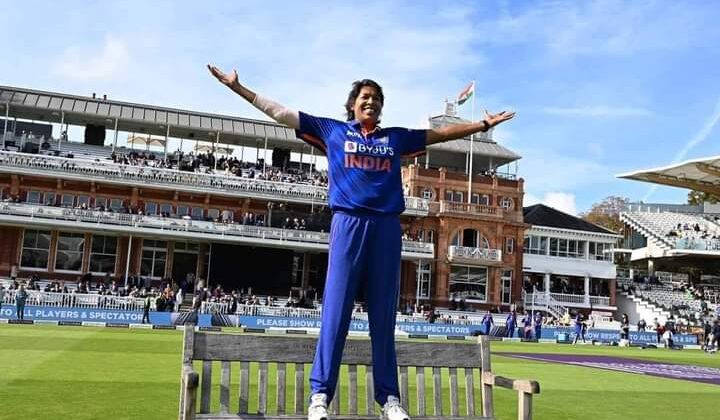 भारतीय महिला क्रिकेटर झूलन गोस्वामी ने इंटरनेशनल क्रिकेट से लिया सन्यास…… पढ़े पूरी खबर