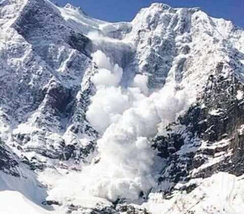 Uttarakhand Avalanche -: नहीं मिले 2 लापता पर्वतारोही, माइनस 25 डिग्री तापमान में चल रहा खोज अभियान