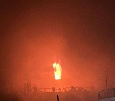 अल्मोड़ा -: देर रात बीएसएनएल कार्यालय में लगी भीषण आग, सेवाएं प्रभावित