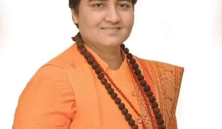 भाजपा सांसद का विवादित बयान :- घरों में धारदार चाकू रखें, लव जिहादियों को उनकी भाषा में दे जवाब