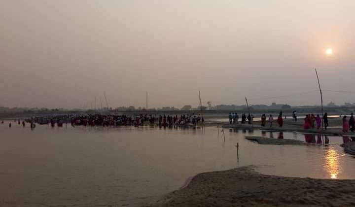 Uttrakhand- बसंत पंचमी के अवसर पर हरकी पौड़ी समेत विभिन्न घाटों पर श्रद्धालुओं ने लगाई डुबकी