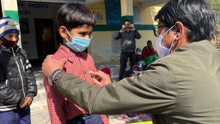 Almora -: राजकीय प्राथमिक विद्यालय कुनखेत प्राचीन पहुंची स्वास्थ्य विभाग की टीम