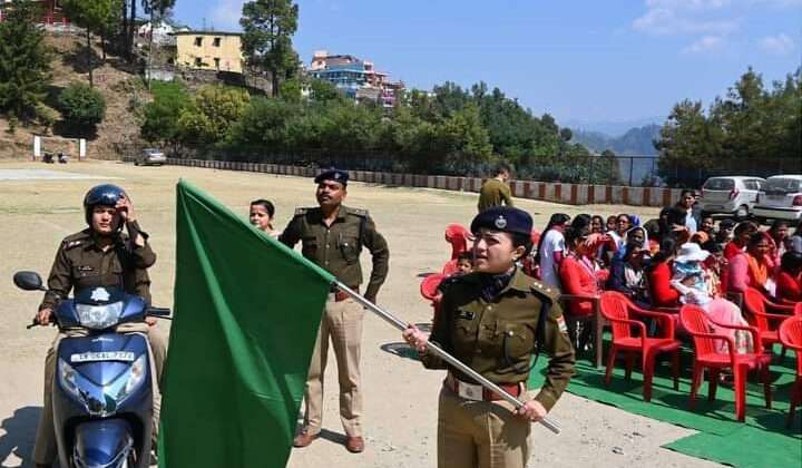 अल्मोड़ा -: एसएसपी ने महिला सुरक्षा की ओर बढ़ाया एक और कदम, सड़कों पर दौड़ने लगी महिला चीता मोबाइल