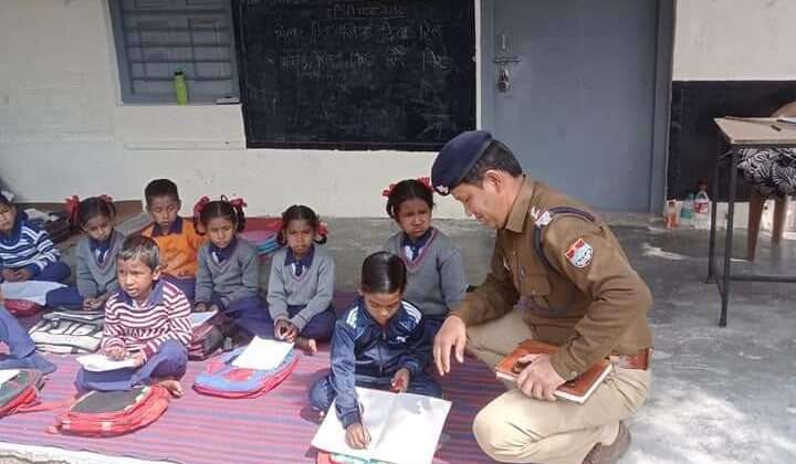 अल्मोड़ा:-जिले में चलाया ऑपरेशन मुक्ति अभियान…… 11 बच्चों का स्कूल में करवाया दाखिला