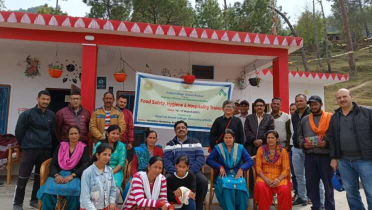 अल्मोड़ा :- यहां पाटिया में आयोजित हुआ फ़ूड सेफ्टी हॉस्पिटैलिटी प्रशिक्षण, होम स्टे संचालकों ने सीखी बारीकियां