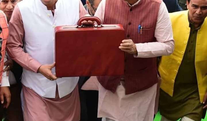 Uttarakhand -: वित्त मंत्री ने पहाड़ी बोली में कि बजट भाषण की शुरुआत, इन सात बिंदुओं पर केंद्रित धामी सरकार का बजट