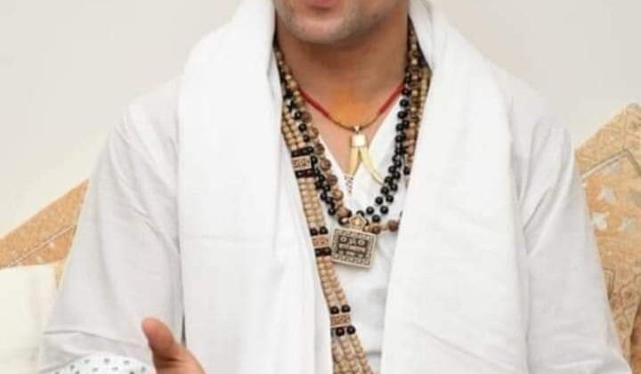 धीरेंद्र शास्त्री के साईं बाबा के खिलाफ बयान पर हंगामा, FIR की मांग