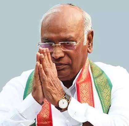 कांग्रेस के लिए गले की फांस बना बजरंग दल पर बैन का वादा, खड़गे को 100 करोड़ का लीगल नोटिस