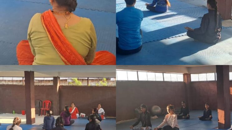 अल्मोड़ा:- मानस पब्लिक स्कूल में पांच दिवसीय निशुल्क योग शिविर का उद्घाटन, आसन, प्राणायाम का अभ्यास