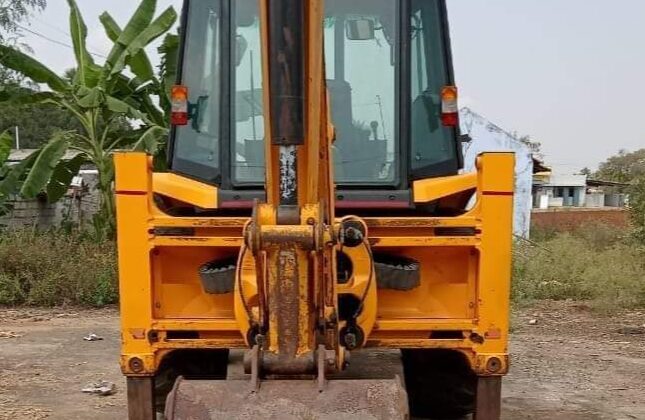 Uttarakhand- राज्य में गैंगस्टर अतीक अहमद के घर पर चलाया गया बुलडोजर…….. पढ़ें पूरी खबर