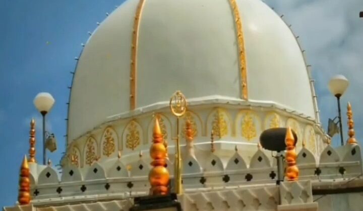 Uttarakhand-धर्मांतरण कानून के बीच हिंदू लड़की ने हाईकोर्ट में नमाज पढ़ने के लिए दायर की याचिका