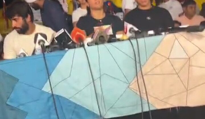 Uttarakhand- जंतर- मंतर से रवाना हुए पहलवान…… हरिद्वार गंगा घाट में मेडल प्रवाहित करने की कर रहे हैं तैयारी