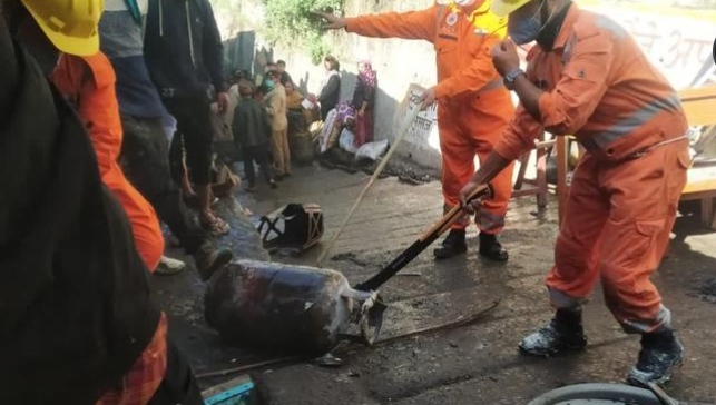 सिलेंडर में आग लगने से धमाका, केदारनाथ जा रहें यात्रियों को रोका