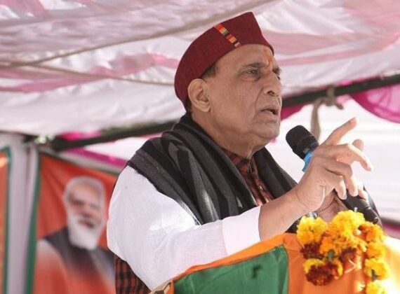 तेजी से बढ़ रहा है चक्रवाती तूफान बिपरजॉय…… रक्षा मंत्री राजनाथ सिंह ने तीनों सेना प्रमुखों से की बात, पढ़ें पूरी खबर