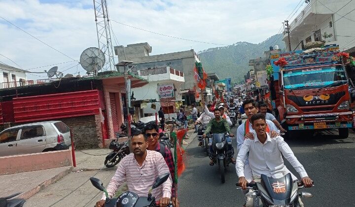 अल्मोड़ा:- बाइक रैली निकाल युवा मोर्चा ने गिनाई सरकार की उपलब्धियां