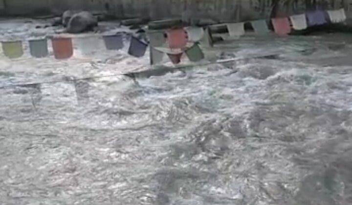 Uttarakhand- राज्य में पिघल रहे हैं ग्लेशियर, उफान पर आई काली नदी……. बह गया मार्ग, पढ़ें पूरी खबर