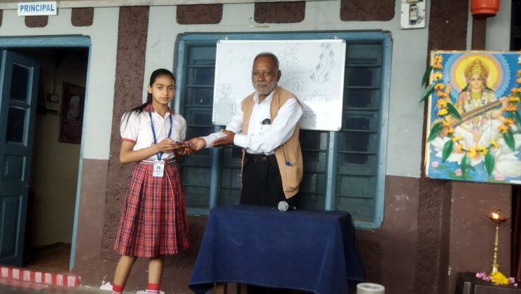 अल्मोड़ा -: भाषण प्रतियोगिता में अवनि और प्रतीक को मिला प्रथम पुरस्कार