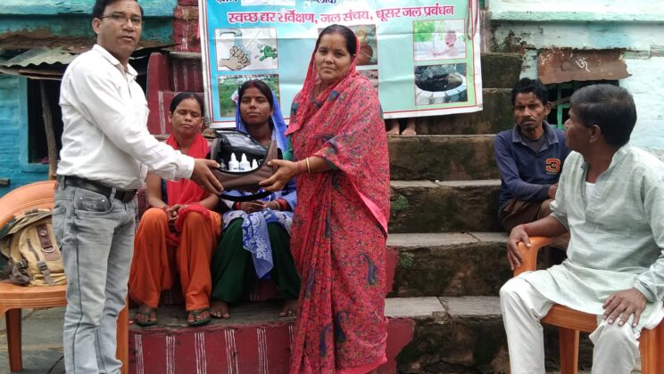 अल्मोड़ा -: जल जीवन मिशन के तहत एक दिवसीय जागरूकता कार्यक्रम का आयोजन, ग्रामीणों ने बढ़-चढ़कर लिया भाग