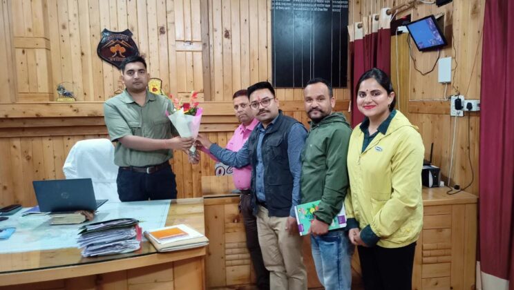 वन बीट अधिकारियों के शिष्टमंडल ने प्रभागीय वन अधिकारी से की मुलाकात, कर्मचारियों की समस्याओं पर चर्चा