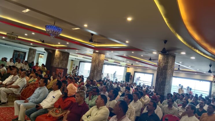 Almora- क्रांति तीर्थ संगोष्ठी में सम्मानित हुए स्वतंत्रता सेनानियों के परिजन….. पढ़ें पूरी खबर